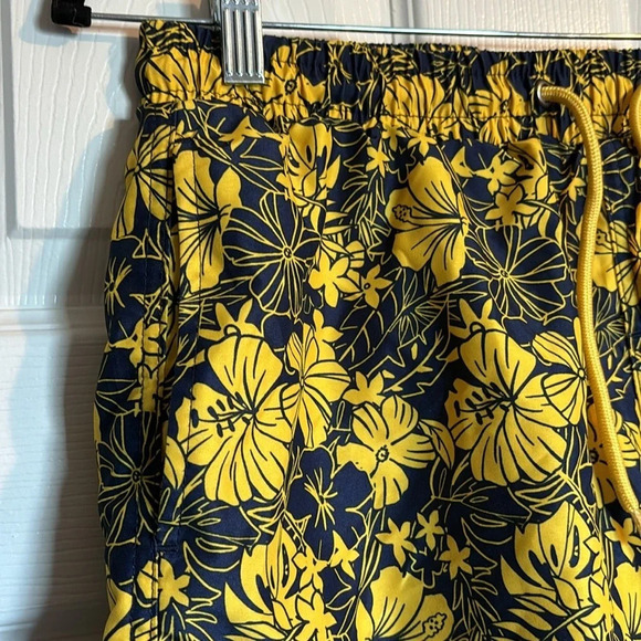Club Room men’s blue and yellow tropical floral swim trunks size small - Picture 3 of 8